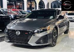 نيسان ألتيما